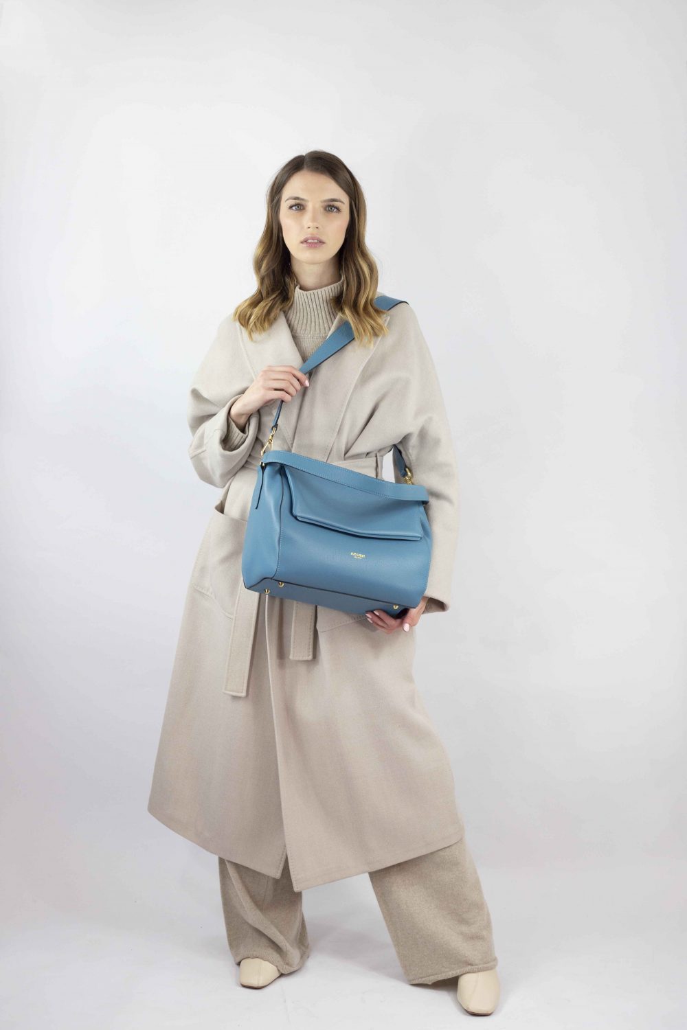 borsa betta blu cielo avenue 67